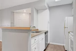 2846 S University Dr, Davie, FL 33328 - Photo 22