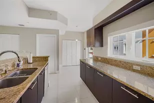 2729 NE 184th Ln, Aventura, FL 33160 - Photo 10