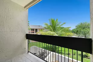 9133 Fontainebleau Blvd, Miami, FL 33172 - Photo 42