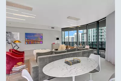 1000 Brickell Plz #3402, Miami, FL 33131 - Photo 4