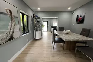 860 NW 18th Pl, Miami, FL 33125 - Photo 2