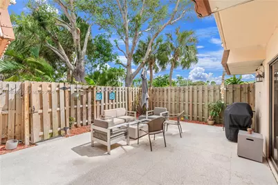 534 Green Springs Pl, West Palm Beach, FL 33409 - Photo 4