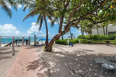 3000 S Ocean Dr #206, Hollywood, FL 33019 - Photo 28