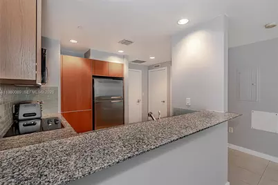 1050 Brickell Ave #2822, Miami, FL 33131 - Photo 12