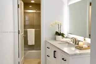 300 Bayview Dr, Sunny Isles Beach, FL 33160 - Photo 8