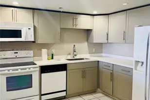 13499 Biscayne Blvd, North Miami, FL 33181 - Photo 2