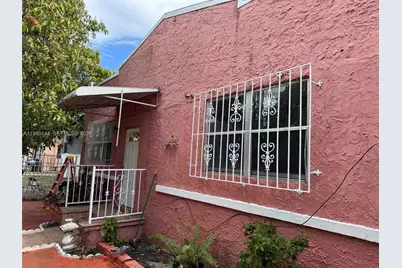 320 NE 55th St, Miami, FL 33137 - Photo 2