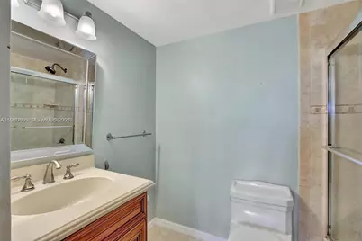 250 Jacaranda Dr #109, Plantation, FL 33324 - Photo 12