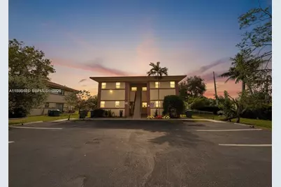 825 SW 10th St #C, Hallandale Beach, FL 33009 - Photo 10