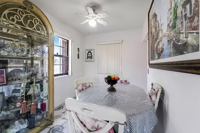560 NW 97th St, Miami, FL 33150 - Photo 8