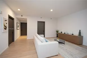 398 NE 5th St, Miami, FL 33132 - Photo 16