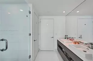 460 NE 28th St, Miami, FL 33137 - Photo 32