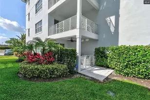 915 S Bay Colony Dr S, Juno Beach, FL 33408 - Photo 1