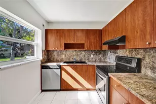 2621 SW Natura Ave, Deerfield Beach, FL 33441 - Photo 2