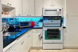 500 Bayview Dr, Sunny Isles Beach, FL 33160 - Photo 10