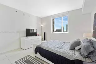 55 SE 6th St, Miami, FL 33131 - Photo 10