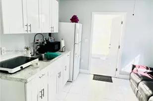 18901 NW 77th Ct, Hialeah, FL 33015 - Photo 2