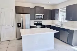 2418 SE 10th Ct, Homestead, FL 33035 - Photo 2