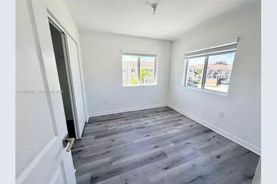 2418 SE 10th Ct, Homestead, FL 33035 - Photo 12