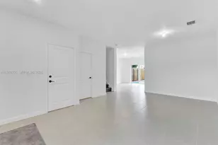 11925 NW 46th St, Coral Springs, FL 33076 - Photo 6