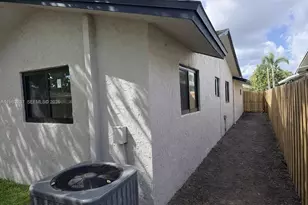 4020 NW 93rd Way, Sunrise, FL 33351 - Photo 4