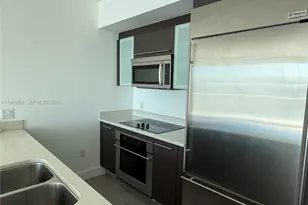 55 SE 6th St, Miami, FL 33131 - Photo 18