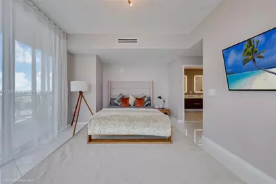 851 NE 1st Ave #3402, Miami, FL 33132 - Photo 10