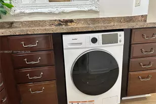 6039 Collins Ave, Miami Beach, FL 33140 - Photo 2