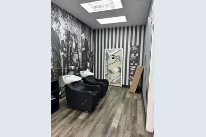 Listing â€“ BarberÃ­a Kendall, Kendall, FL 33186 - Photo 1