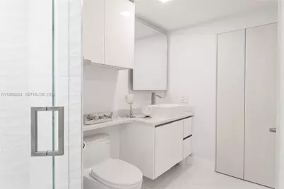 4775 Collins Ave #1007, Miami Beach, FL 33140 - Photo 4