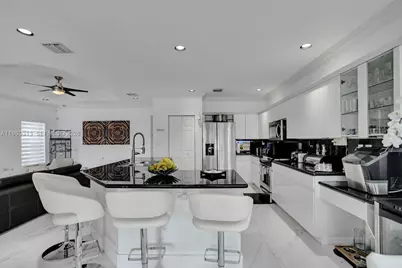 11008 NW 73rd St, Doral, FL 33178 - Photo 22