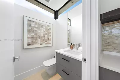 2500 Middle River Dr, Fort Lauderdale, FL 33305 - Photo 38