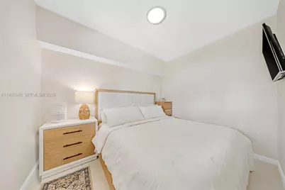 172 Bentley Dr, Miami Springs, FL 33166 - Photo 26