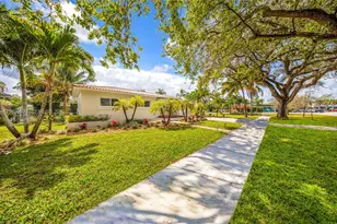 172 Bentley Dr, Miami Springs, FL 33166 - Photo 38