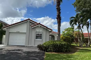 17340 NW 63rd Ave, Hialeah, FL 33015 - Photo 2