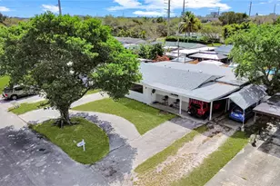 5220 SW 57th St, Davie, FL 33314 - Photo 2