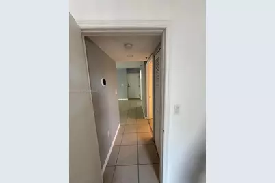 637 SW 3rd St #308, Miami, FL 33130 - Photo 10