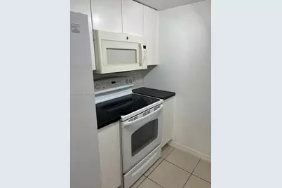 637 SW 3rd St #308, Miami, FL 33130 - Photo 12