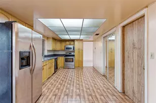 7749 Fairway Blvd, Miramar, FL 33023 - Photo 20