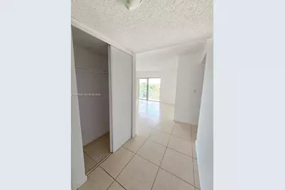 505 S Pine Island Rd #401B, Plantation, FL 33324 - Photo 2