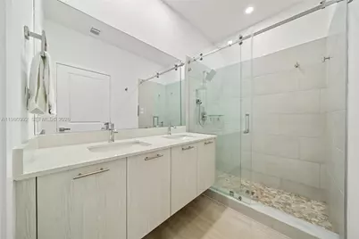 4648 NW 83rd Ave, Doral, FL 33166 - Photo 20