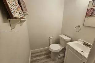 6235 Kendale Lakes Circle, Miami, FL 33183 - Photo 4