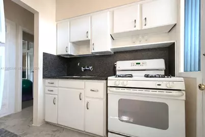 4710 Pine Tree Dr #32, Miami Beach, FL 33140 - Photo 18