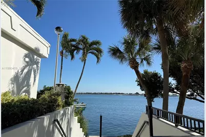 1901 Brickell Ave #B1407, Miami, FL 33129 - Photo 32