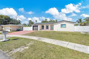 10715 SW 168th Terrace, Miami, FL 33157 - Photo 2