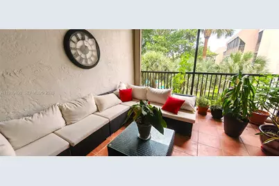 2802 N 46 Ave #521B, Hollywood, FL 33021 - Photo 2