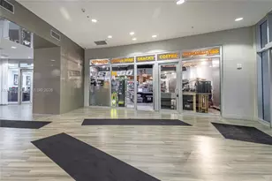 1750 N Bayshore Dr, Miami, FL 33132 - Photo 14