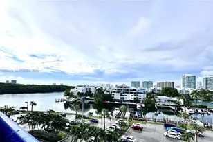 400 Kings Point Dr, Sunny Isles Beach, FL 33160 - Photo 16