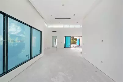 820 NE 111th St, Biscayne Park, FL 33161 - Photo 28