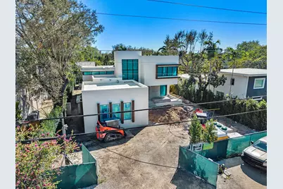 820 NE 111th St, Biscayne Park, FL 33161 - Photo 14